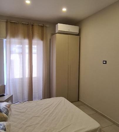Garibaldi Room نابولي المظهر الخارجي الصورة