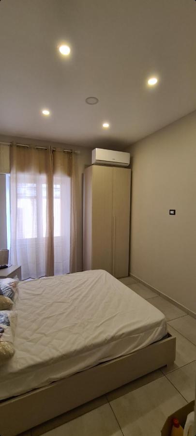 Garibaldi Room نابولي المظهر الخارجي الصورة